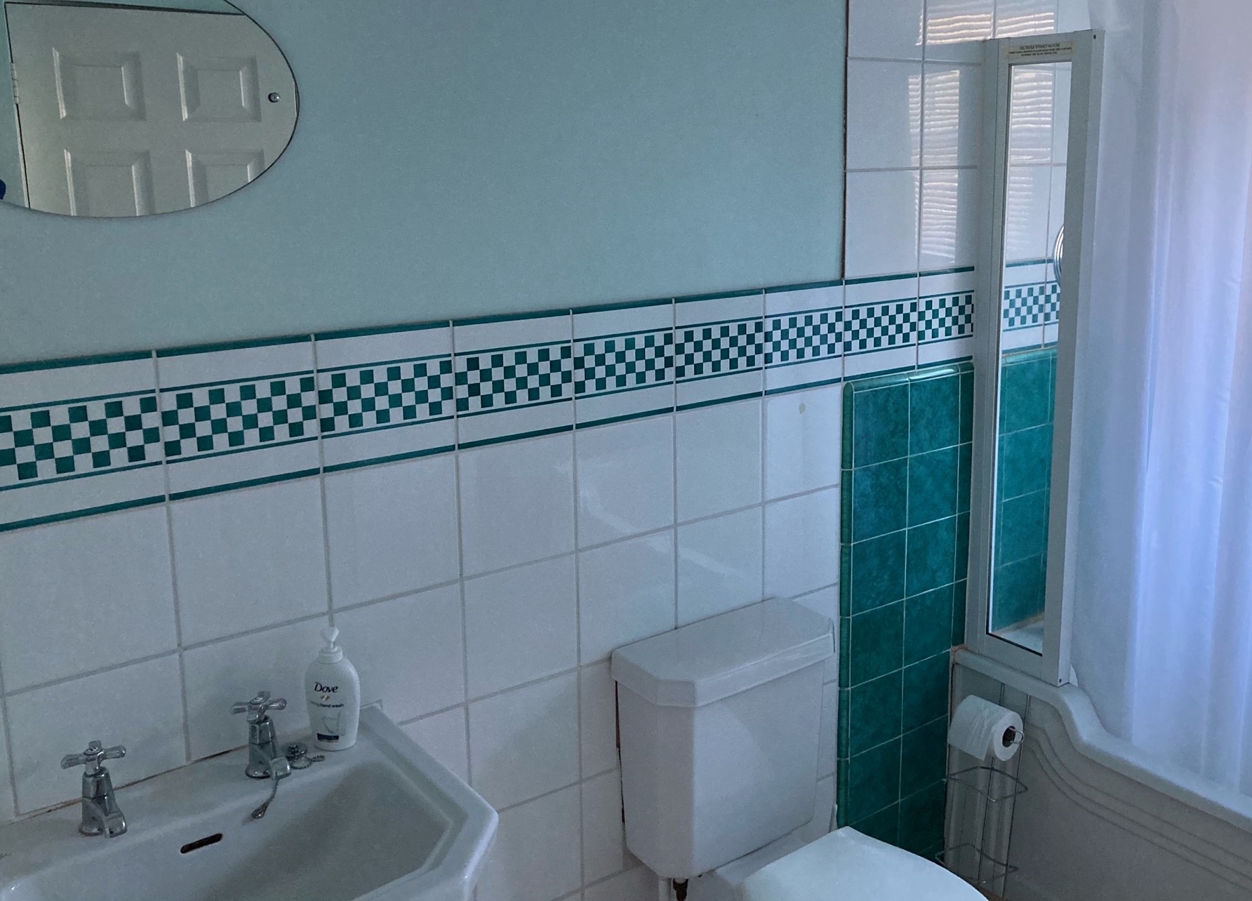 art deco bathroom